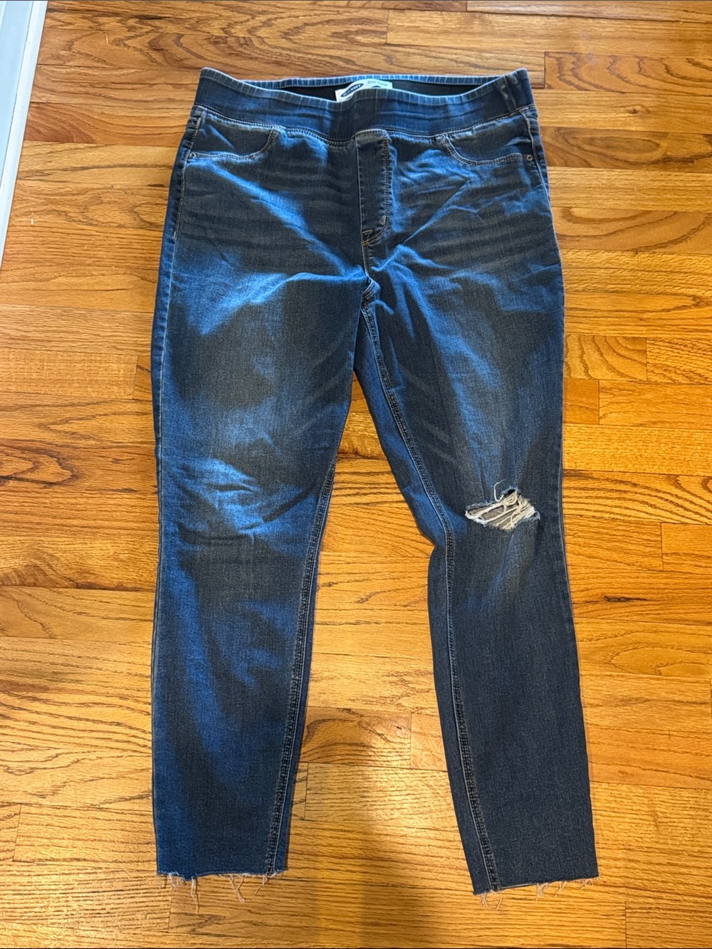 Old Navy Dark Blue Rockstar Super Skinny Jeans with Knee Distress‎ Sz 14